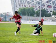 IM体育数据分析平台-包含炙手可热的足球盛事再度上演，球员拼搏到底的词条