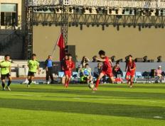 IM体育动画直播通道-激动人心的足球盛宴，球员拼尽全力