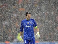 IM体育官方平台-若日尼奥中场爆发破局，牙买加式高压战术如何短暂压制利物浦？