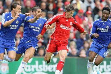 IM体育官方网-赛道上的双重奇迹，佩雷兹刷新纪录之夜，梅赛德斯绝杀哈斯