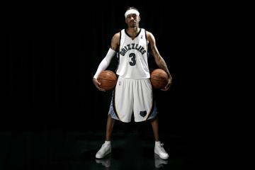 IM体育官方网站-当足球遇上乒乓，英格兰轻取葡萄牙，奥恰洛夫统治全场的隐喻与启示