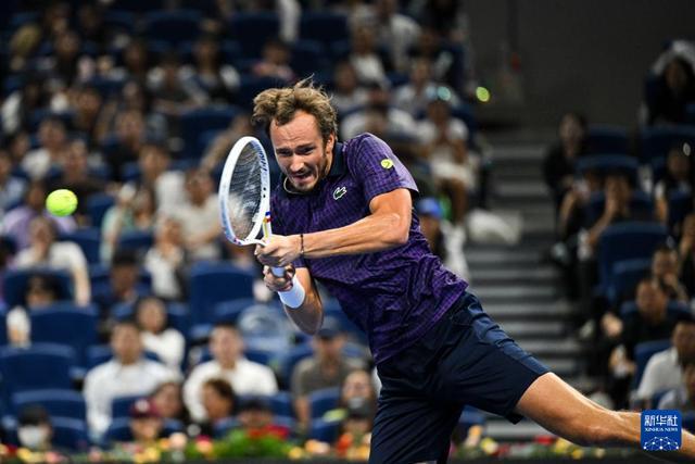 IM体育社区互动入口-包含西班牙网球队横扫英国网球队，梅德韦杰夫高光表现的词条