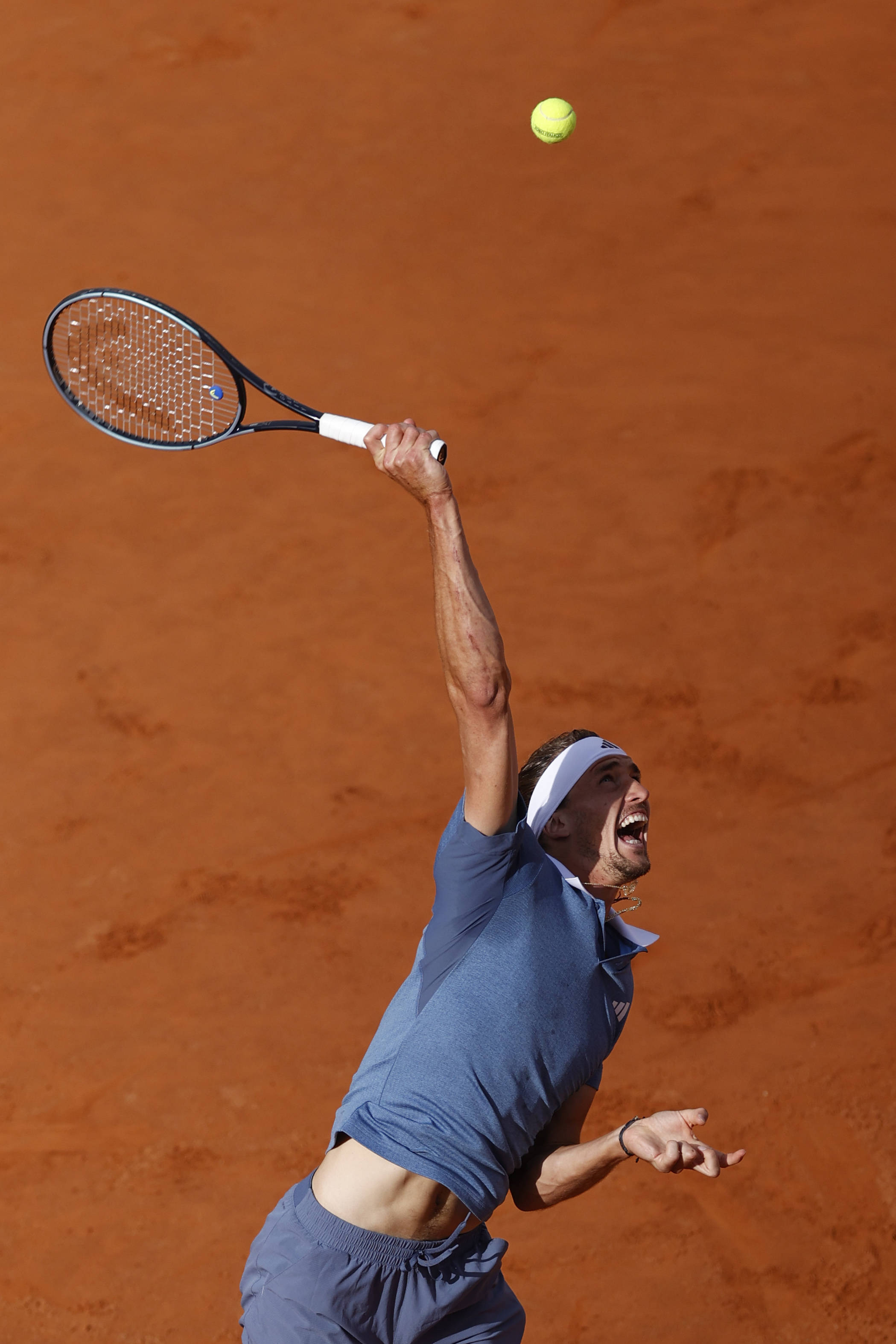 IM体育社区互动入口-西班牙网球队完胜法国网球队，兹维列夫打破历史纪录的简单介绍