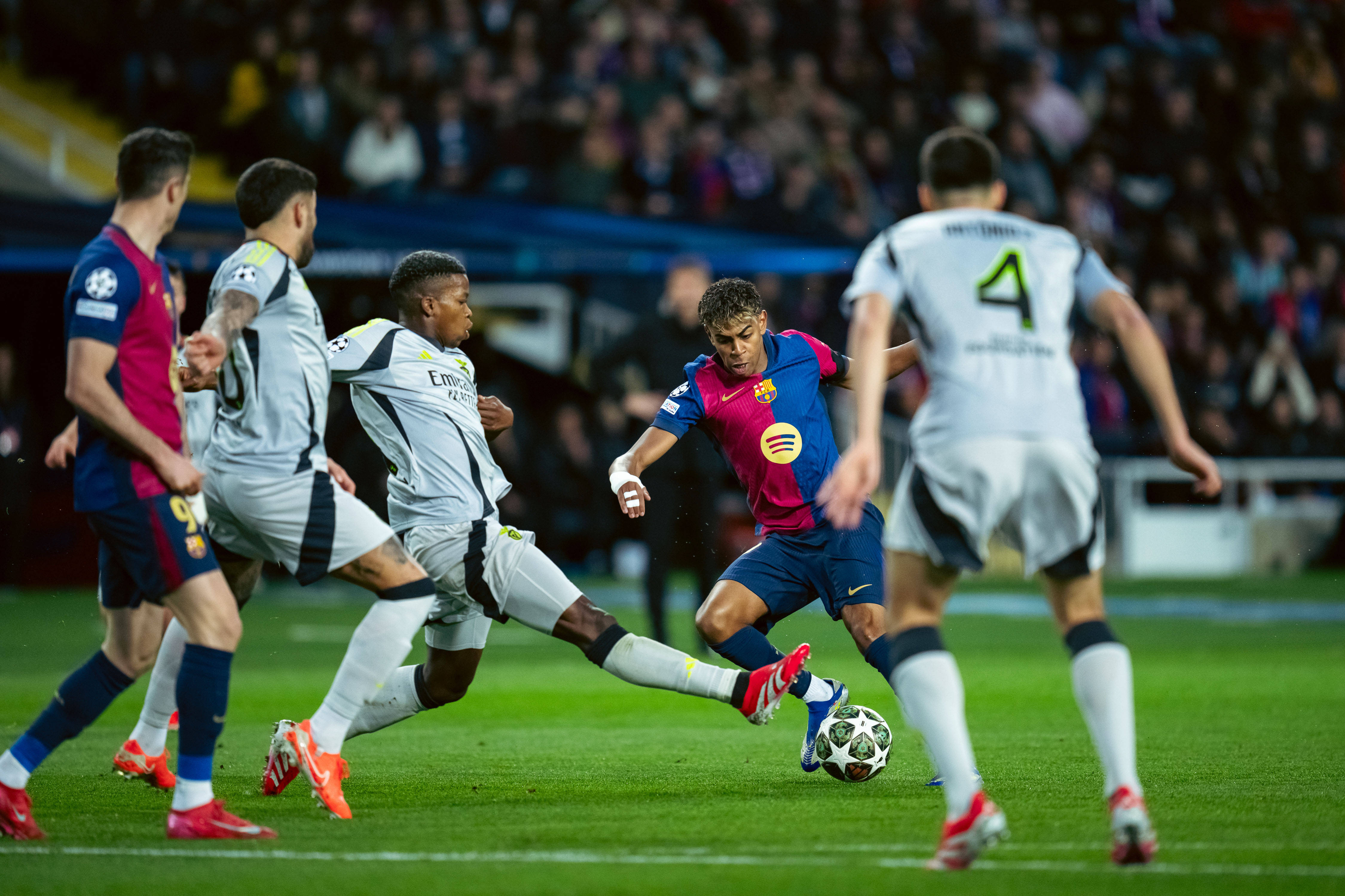 IM体育社区互动入口-关于足球比赛创下多项数据纪录，精彩可期的信息