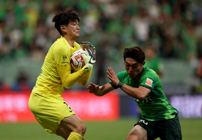 IM体育下载-上海上港主场负于北京国安队