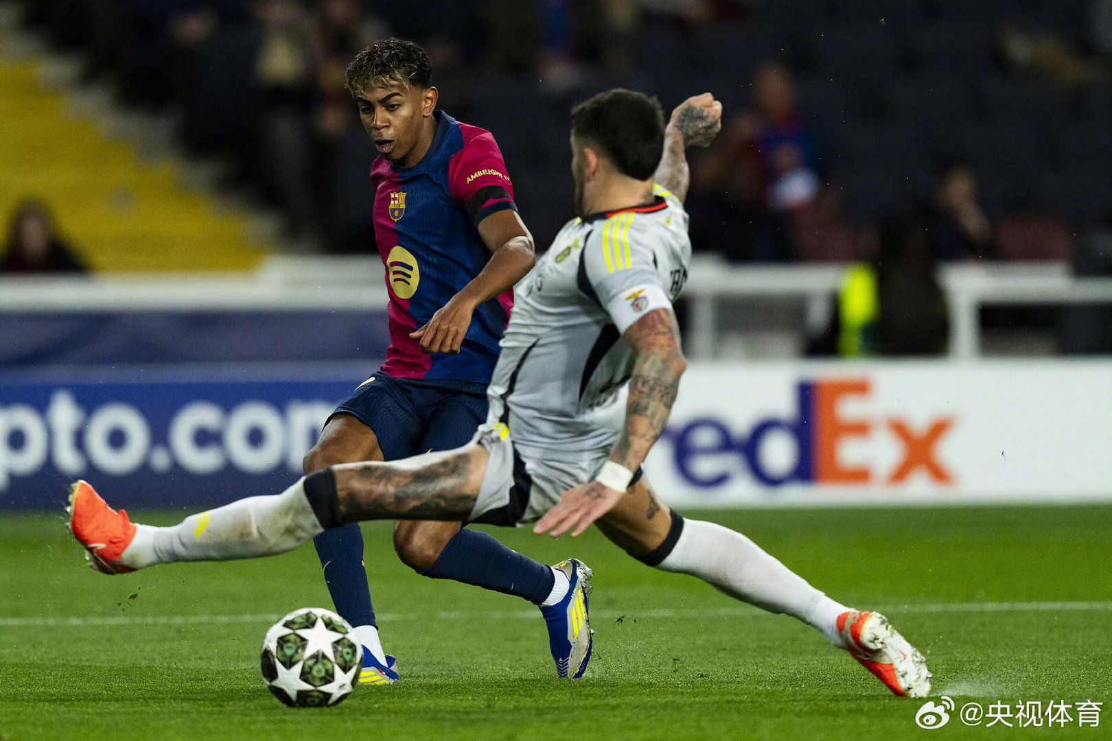 IM体育社区互动入口-传奇球星回归，巴塞罗那球迷欢呼雀跃的简单介绍