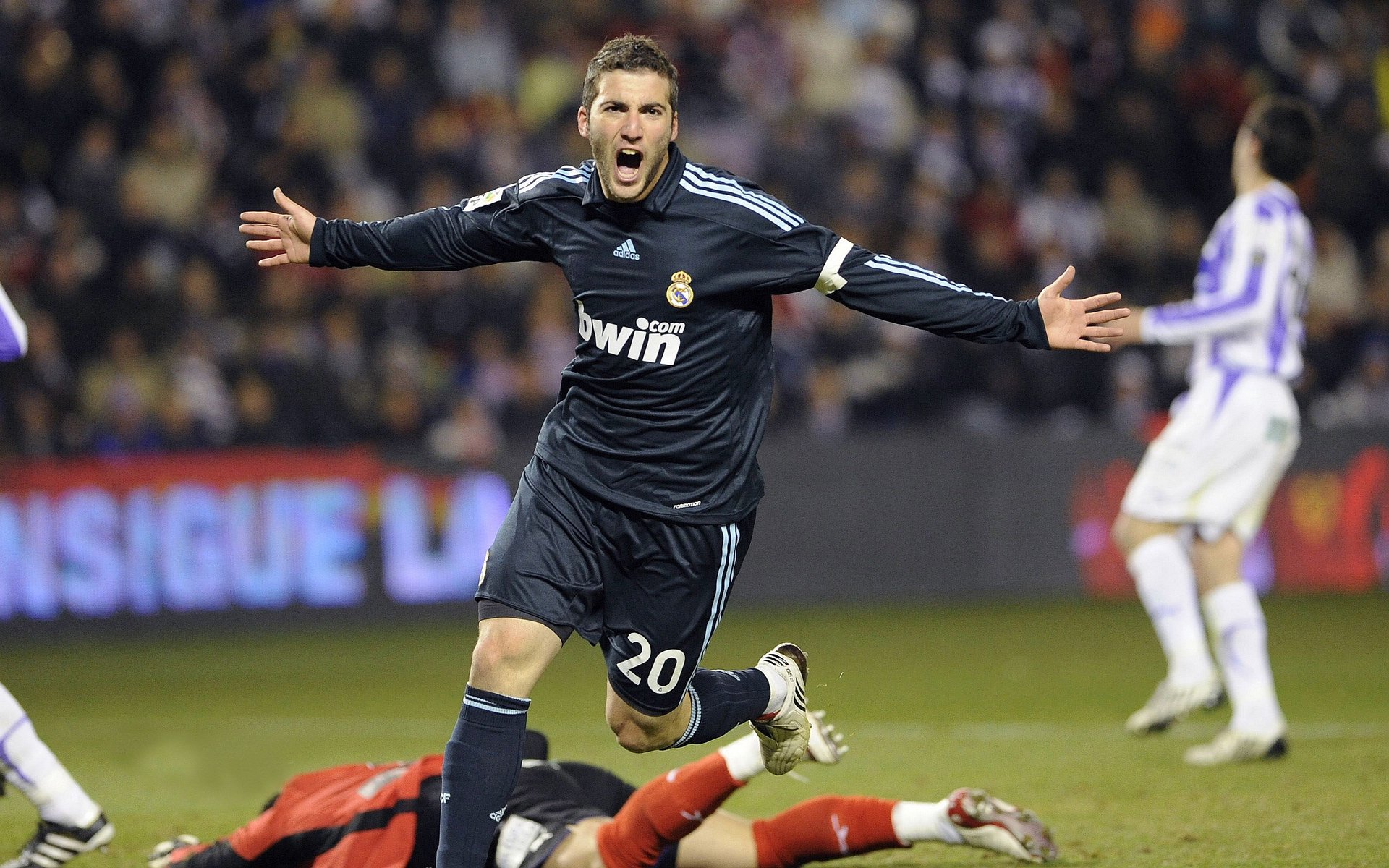 IM体育网页版登录入口-当罗马的太阳在日本升起，加克波在意甲焦点战中接管比赛